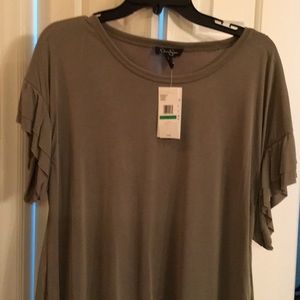 Jessica Simpson flutter sleeve top